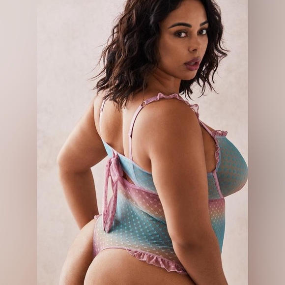 NWT Torrid Heart Mesh Ruffle Bodysuit - Picture 4 of 7